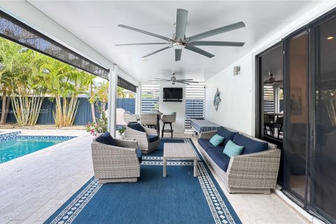 Casa en venta en Cutler Bay, Florida, 4 dormitorios, 220.83 m2 № 1966079 - foto 2