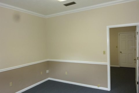 Propiedad comercial en alquiler en Gainesville, Florida, 32.52 m2 № 1540799 - foto 3