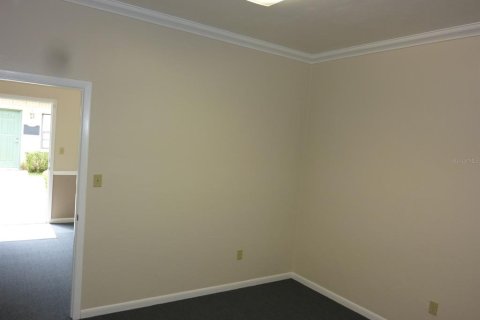 Propiedad comercial en alquiler en Gainesville, Florida, 32.52 m2 № 1540799 - foto 4