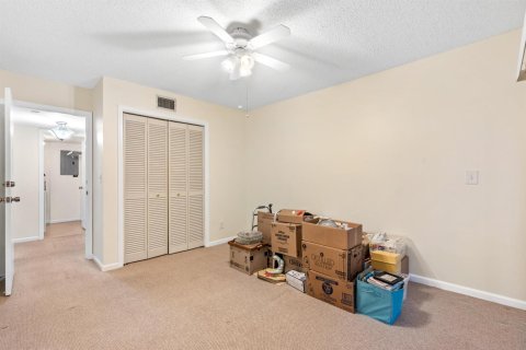 Condo in Stuart, Florida, 2 bedrooms  № 2188436 - photo 13