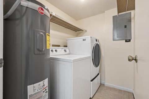 Condo in Stuart, Florida, 2 bedrooms  № 2188436 - photo 20