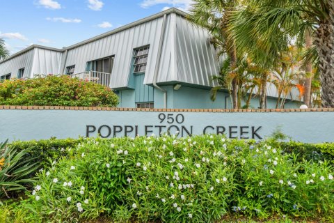 Condo in Stuart, Florida, 2 bedrooms  № 2188436 - photo 2