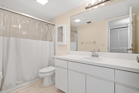 Condo in Stuart, Florida, 2 bedrooms  № 2188436 - photo 19
