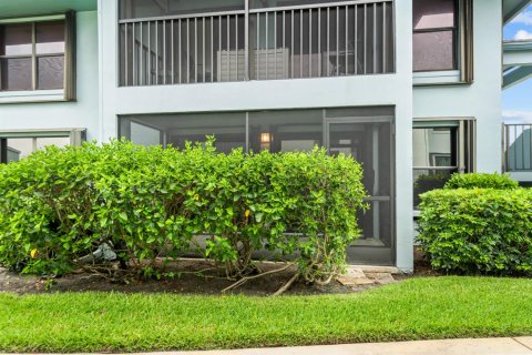 Condo in Stuart, Florida, 2 bedrooms  № 2188436 - photo 24