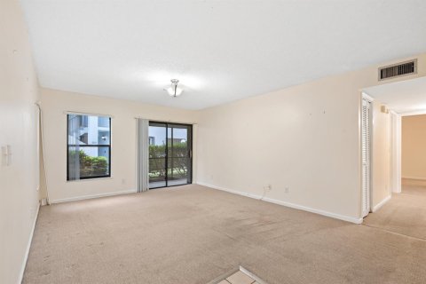 Condo in Stuart, Florida, 2 bedrooms  № 2188436 - photo 4