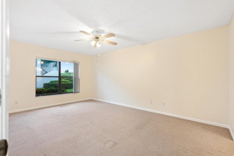 Condo in Stuart, Florida, 2 bedrooms  № 2188436 - photo 14