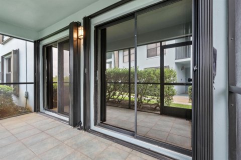 Condo in Stuart, Florida, 2 bedrooms  № 2188436 - photo 22