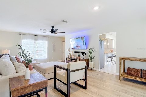 Casa en venta en Spring Hill, Florida, 3 dormitorios, 195.09 m2 № 2421671 - foto 10