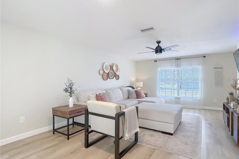 Casa en venta en Spring Hill, Florida, 3 dormitorios, 195.09 m2 № 2421671 - foto 9
