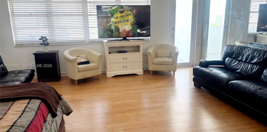 Studio à Condo à Miami Beach, Floride  № 2001194