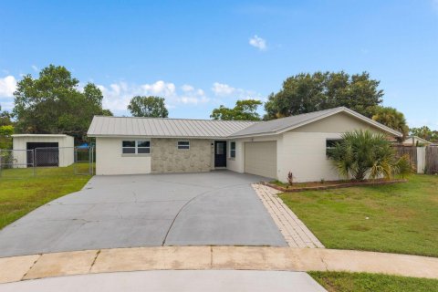 House in Orlando, Florida 3 bedrooms, 175.03 sq.m. № 2282524