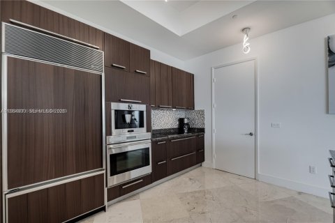 Снять в аренду квартиру в Санни-Айлс-Бич, Флорида 3 спальни, 182.27м2, № 2079503 - фото 8