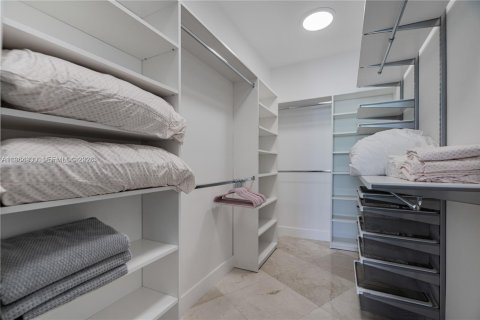 Снять в аренду квартиру в Санни-Айлс-Бич, Флорида 3 спальни, 182.27м2, № 2079503 - фото 30