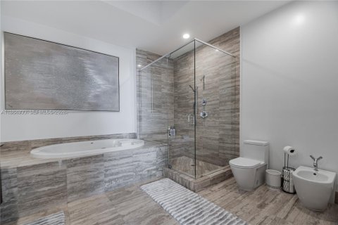 Снять в аренду квартиру в Санни-Айлс-Бич, Флорида 3 спальни, 182.27м2, № 2079503 - фото 13