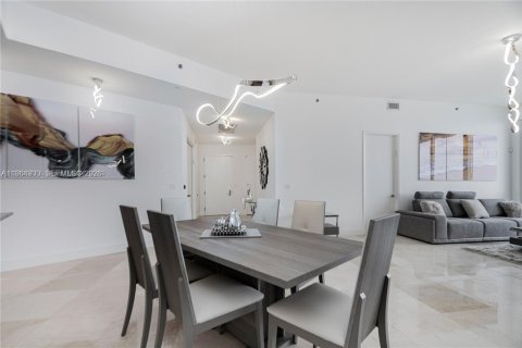 Снять в аренду квартиру в Санни-Айлс-Бич, Флорида 3 спальни, 182.27м2, № 2079503 - фото 10