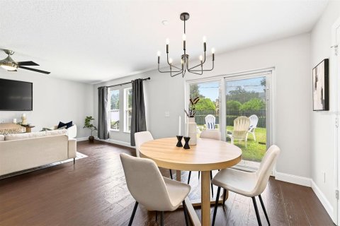 Townhouse in Winter Garden, Florida 3 bedrooms, 148.64 sq.m. № 2287945 - photo 8