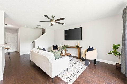 Townhouse in Winter Garden, Florida 3 bedrooms, 148.64 sq.m. № 2287945 - photo 10
