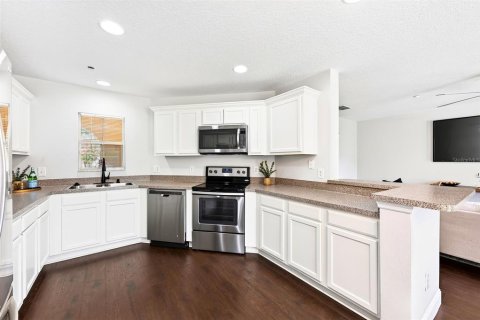Townhouse in Winter Garden, Florida 3 bedrooms, 148.64 sq.m. № 2287945 - photo 4