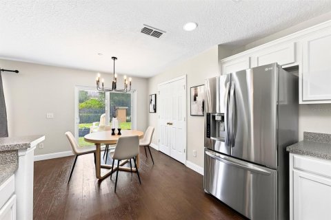 Townhouse in Winter Garden, Florida 3 bedrooms, 148.64 sq.m. № 2287945 - photo 5