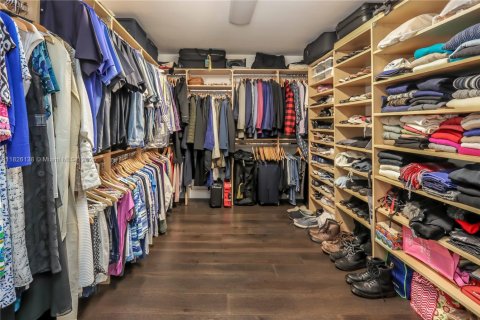 Casa en alquiler en Hollywood, Florida, 5 dormitorios, 328.6 m2 № 1799567 - foto 19