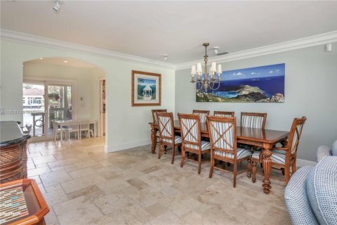 Casa en alquiler en Hollywood, Florida, 5 dormitorios, 328.6 m2 № 1799567 - foto 8