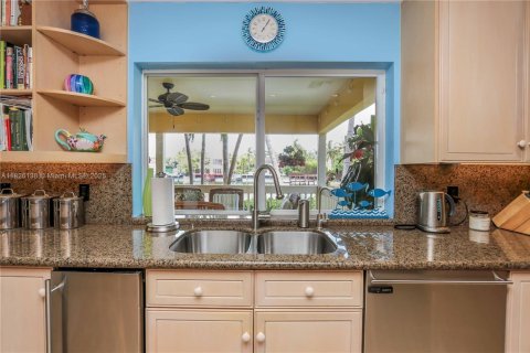 Casa en alquiler en Hollywood, Florida, 5 dormitorios, 328.6 m2 № 1799567 - foto 6