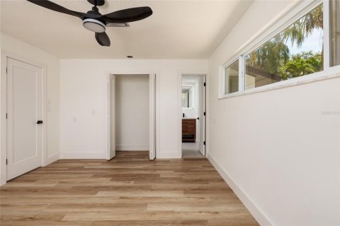 Villa ou maison à louer à Saint Petersburg, Floride: 3 chambres, 156.91 m2 № 2403046 - photo 14