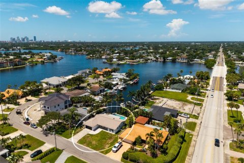 Villa ou maison à louer à Saint Petersburg, Floride: 3 chambres, 156.91 m2 № 2403046 - photo 3
