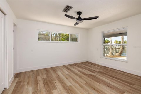 Villa ou maison à louer à Saint Petersburg, Floride: 3 chambres, 156.91 m2 № 2403046 - photo 17