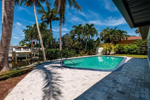 Villa ou maison à louer à Saint Petersburg, Floride: 3 chambres, 156.91 m2 № 2403046 - photo 23