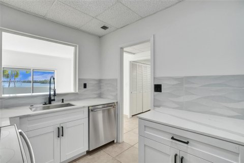 Condo in Sunny Isles Beach, Florida, 1 bedroom  № 1949919 - photo 4