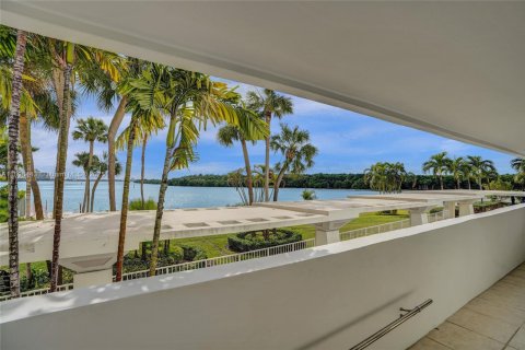 Condo in Sunny Isles Beach, Florida, 1 bedroom  № 1949919 - photo 2