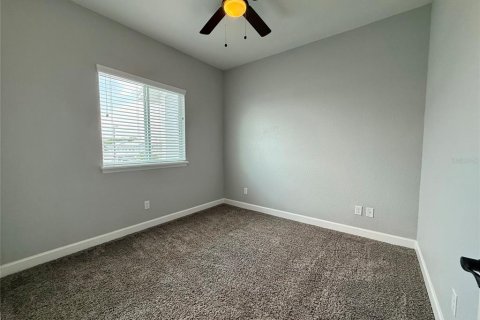 House in Winter Haven, Florida 2 bedrooms, 132.39 sq.m. № 2237690 - photo 8