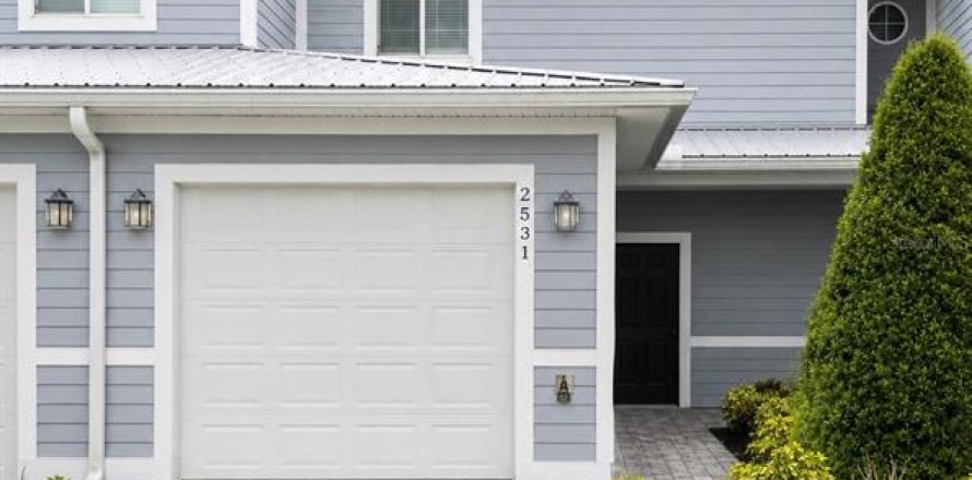 House in Winter Haven, Florida 2 bedrooms, 132.39 sq.m. № 2237690