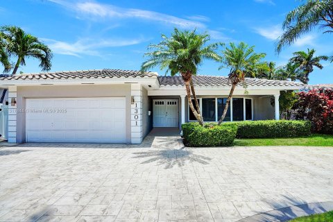 Снять в аренду виллу или дом в Холливуд, Флорида 5 спален, 191.1м2, № 1979734 - фото 12