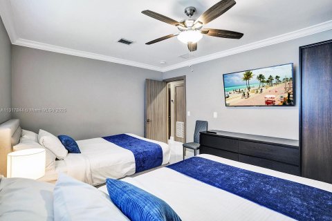 Снять в аренду виллу или дом в Холливуд, Флорида 5 спален, 191.1м2, № 1979734 - фото 18