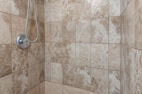 Condo in Saint Petersburg, Florida, 1 bedroom  № 1913187 - photo 21