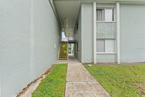 Condo in Saint Petersburg, Florida, 1 bedroom  № 1913187 - photo 26
