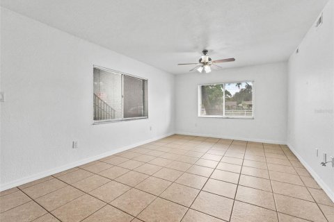 Condo in Saint Petersburg, Florida, 1 bedroom  № 1913187 - photo 11