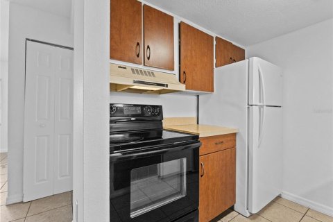Condo in Saint Petersburg, Florida, 1 bedroom  № 1913187 - photo 15