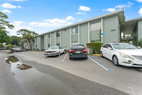 Condo in Saint Petersburg, Florida, 1 bedroom  № 1913187 - photo 24