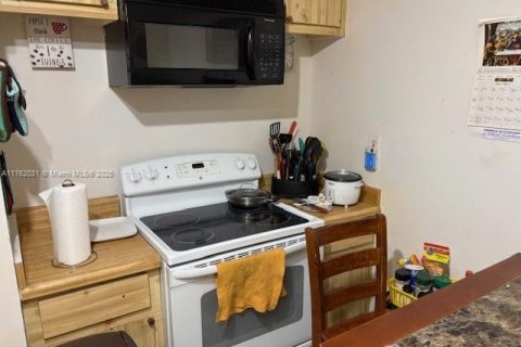 Casa en venta en Miami Gardens, Florida, 4 dormitorios, 117.06 m2 № 1868078 - foto 5