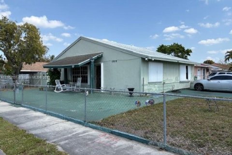 Casa en venta en Miami Gardens, Florida, 4 dormitorios, 117.06 m2 № 1868078 - foto 1