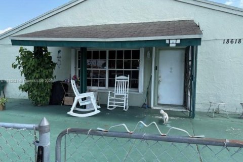 Casa en venta en Miami Gardens, Florida, 4 dormitorios, 117.06 m2 № 1868078 - foto 2