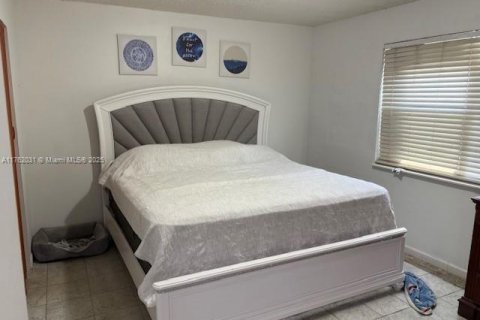 Casa en venta en Miami Gardens, Florida, 4 dormitorios, 117.06 m2 № 1868078 - foto 6