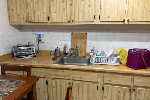 Casa en venta en Miami Gardens, Florida, 4 dormitorios, 117.06 m2 № 1868078 - foto 4