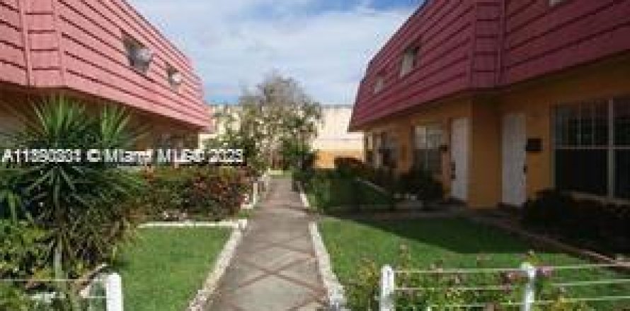 Таунхаус в Лодерхилл, Флорида 2 спальни, 94.76м2 № 1947928