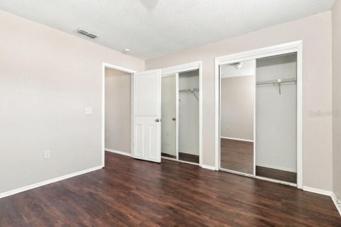 House in New Port Richey, Florida 3 bedrooms, 140.28 sq.m. № 2423644 - photo 14