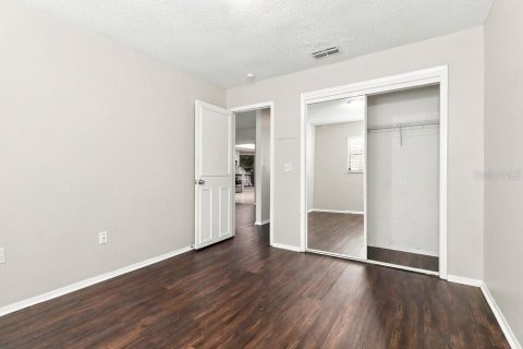 House in New Port Richey, Florida 3 bedrooms, 140.28 sq.m. № 2423644 - photo 13