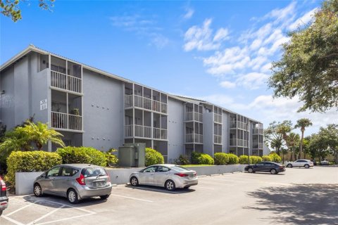 Condo in Altamonte Springs, Florida, 1 bedroom  № 1838034 - photo 1